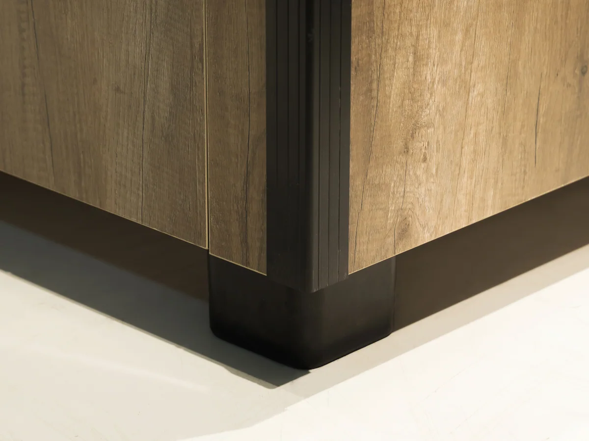 Close-up of the glazed side of a grain compartment