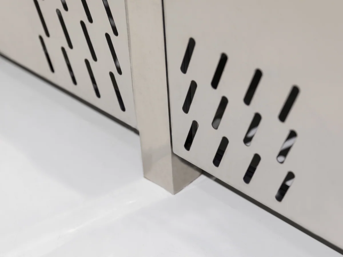 Close-up of the slotted base panel of the ice table