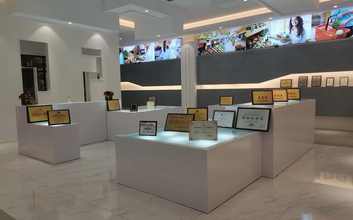Keshun showroom display of supermarket cabinets and lit wall shelving in Changshu
